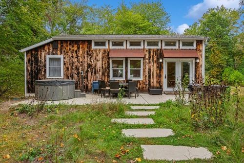 13176 Red Arrow Hwy, Sawyer, MI, 49125-9175 | Card Image