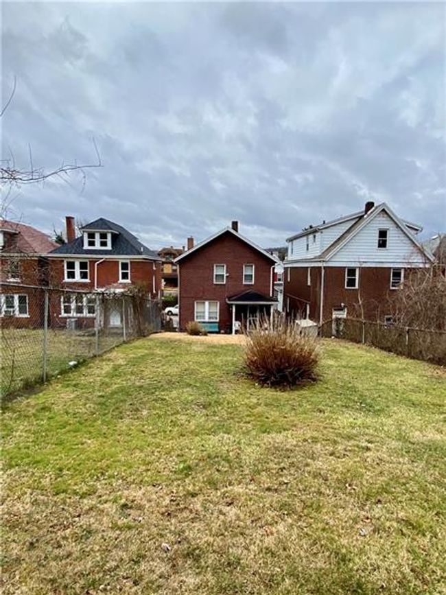 323 Johnston Ave, Sold in Hazelwood Zoocasa