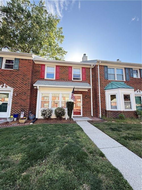 106 Kingsbridge Ln, Yorktown, VA, 23692-2790 | Card Image