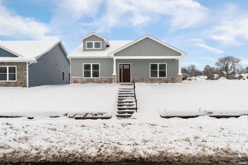 1053 E Wabash St, Frankfort, IN, 46041-3075 | Card Image