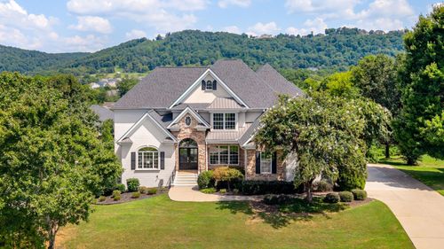9329 Windrose Cir, Chattanooga, TN, 37421-4818 | Card Image