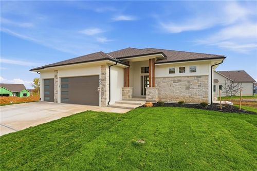 1304 Larkspur Pl, Raymore, MO, 64083 | Card Image