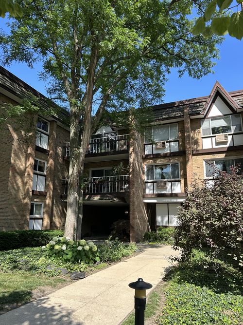 apt-2d-320 Claymoor, Hinsdale, IL, 60521-5043 | Card Image