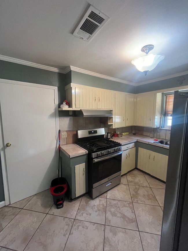 2915 Avenue G, House other with 4 bedrooms, 1 bathrooms and null parking in Nederland TX | Image 8