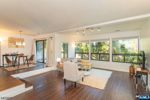 105 River Rd, Nutley, NJ, 07110-3522 | Card Image