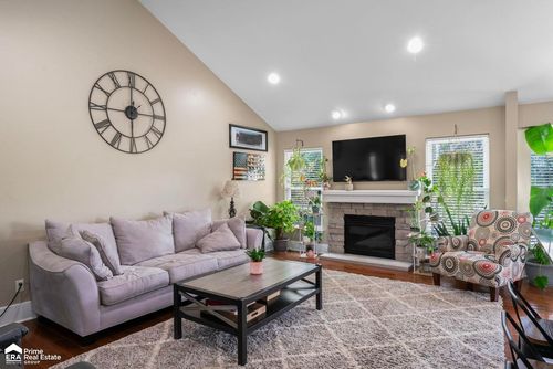 2110 Lochnayne Ln, Davison, MI, 48423-8376 | Card Image