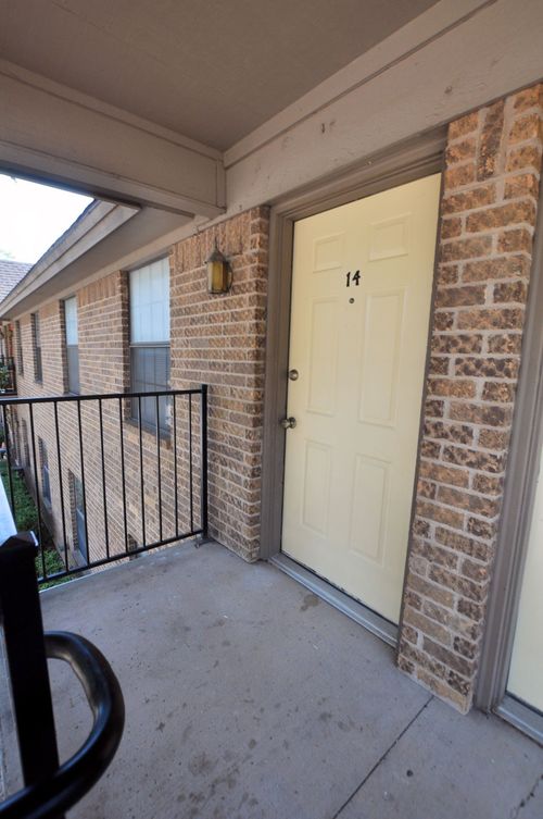 12-511 W Oak St, Weatherford, TX, 76086-4163 | Card Image