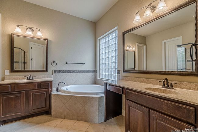27038 Sable Run, House other with 5 bedrooms, 4 bathrooms and null parking in Boerne TX | Image 36