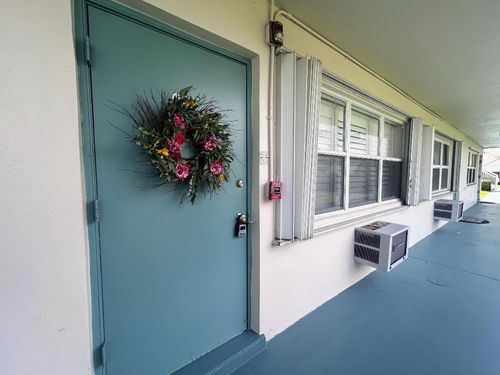 apt-111-200 Horizons W, Boynton Beach, FL, 33435-5039 | Card Image