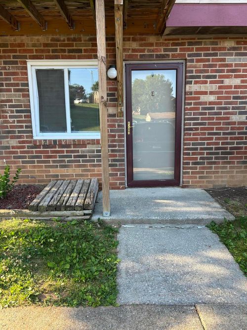 e-5137 Overland Dr, Roanoke, VA, 24018-9330 | Card Image