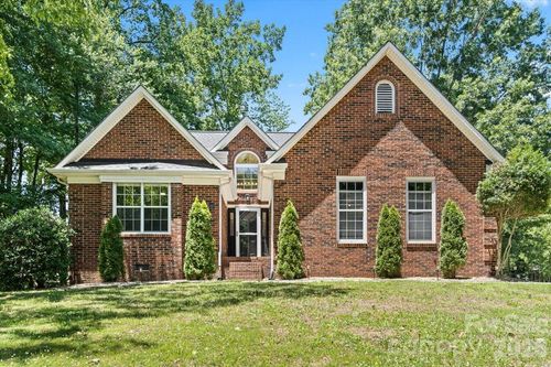 100 Diamond Dr, Mooresville, NC, 28117-8044 | Card Image