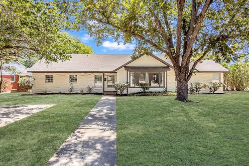 3909 Trail Lake Dr, Fort Worth, TX, 76109-3523 | Card Image