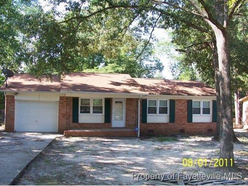 7573 Jennings Ln, Fayetteville, NC, 28303-2320 | Card Image