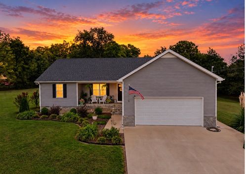 127 Fiddlers Ct, Pulaski, TN, 38478-3038 | Card Image