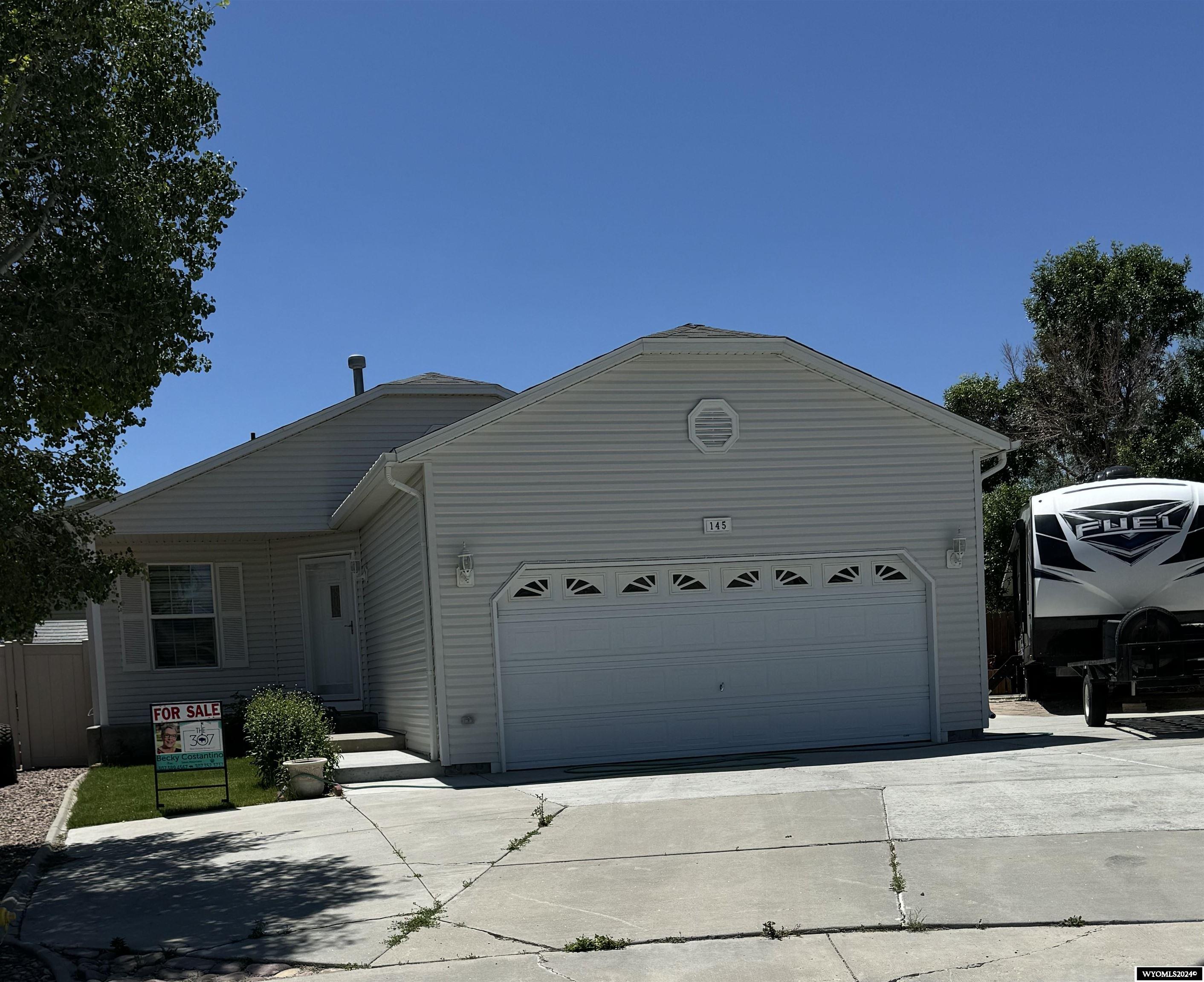 Magnolia Cir, Rock Springs, WY 82901