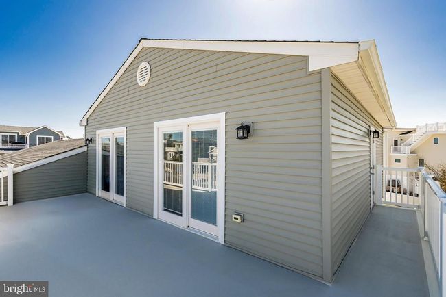 10 W Essex Ave, Home with 3 bedrooms, 3 bathrooms and null parking in Harvey Cedars NJ | Image 4