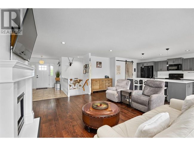 1503 Tanemura Cres, House other with 6 bedrooms, 4 bathrooms and 4 parking in Kelowna BC | Image 4