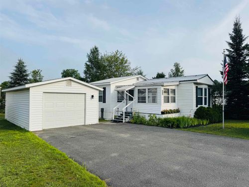 223 Redwood Dr, Hyde Park, VT, 05655-9142 | Card Image