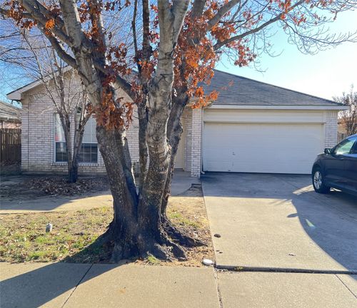 2416 Wildwood Ln, Denton, TX, 76210-3420 | Card Image