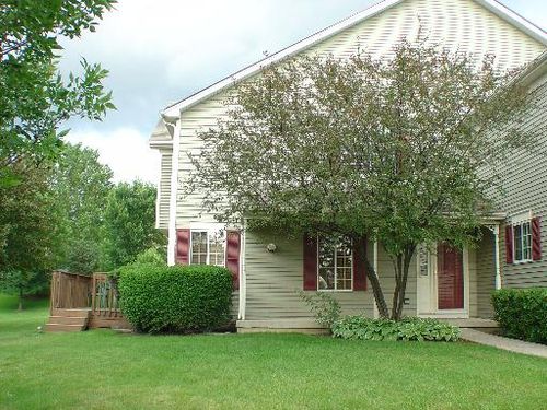 162-162 Village Creek Dr, Lake In The Hills, IL, 60156-5600 | Card Image