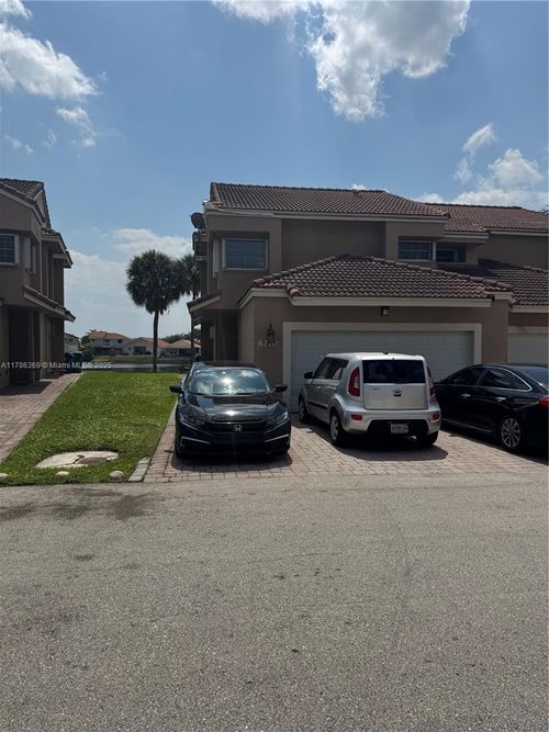 13l-8270 Nw 191st Ln, Hialeah, FL, 33015-5357 | Card Image