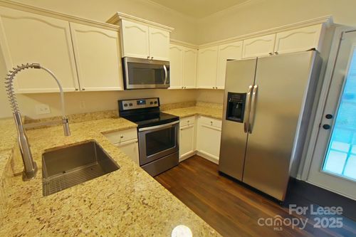 5418 Franklin Springs Cir, Charlotte, NC, 28217-2096 | Card Image
