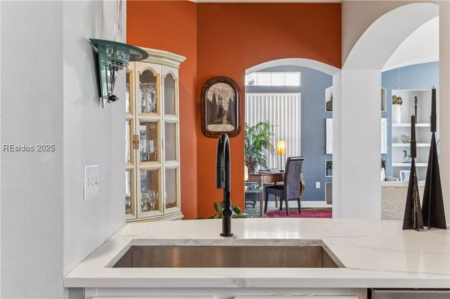 APT-1922 - 4 Indigo Run Dr, Condo with 3 bedrooms, 2 bathrooms and null parking in Hilton Head Island SC | Image 28