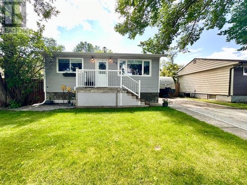 55 Spruce Ave W, Brooks, AB, T1R0A2 | Card Image
