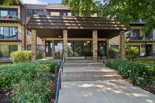 112-215 Barry Ave S, Wayzata, MN, 55391-1644 | Card Image