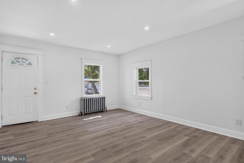Residential in OAKLYN 4
