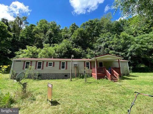 403 Fox Run Rd, Mount Morris, PA, 15349-3394 | Card Image