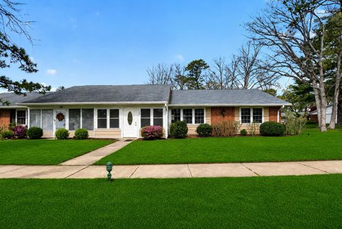 692 Plymouth Dr, Lakewood, NJ, 08701 | Card Image