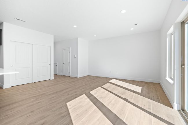 1140 S Underwood Pl, Home with 0 bedrooms, 0 bathrooms and null parking in Kennewick WA | Image 6