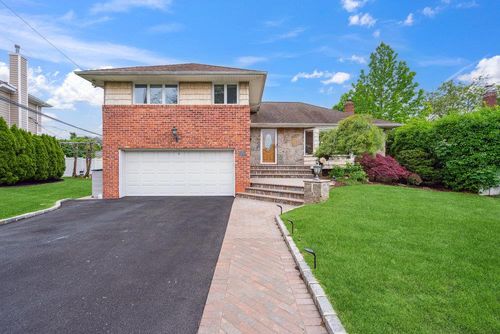 5 Coventry Rd, Syosset, NY, 11791-6602 | Card Image