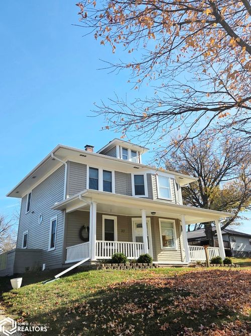 717 S Jackson St, Osceola, IA, 50213-1630 | Card Image