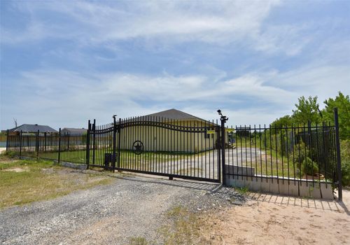 382 Road 5251, Cleveland, TX, 77327-6308 | Card Image
