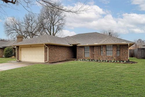 416 Winston Dr, Norman, OK, 73072-3832 | Card Image