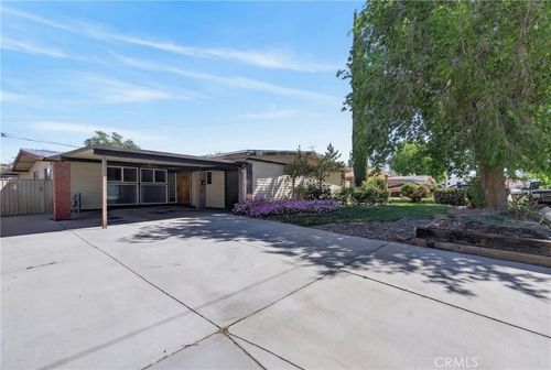 1039 W Avenue J6, Lancaster, CA, 93534-4218 | Card Image
