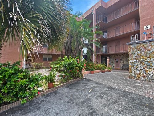 apt-400-2841 Somerset Dr, Lauderdale Lakes, FL, 33311-1916 | Card Image
