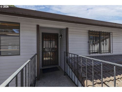 35-12173 Se 104th Ct, Happy Valley, OR, 97086-7939 | Card Image