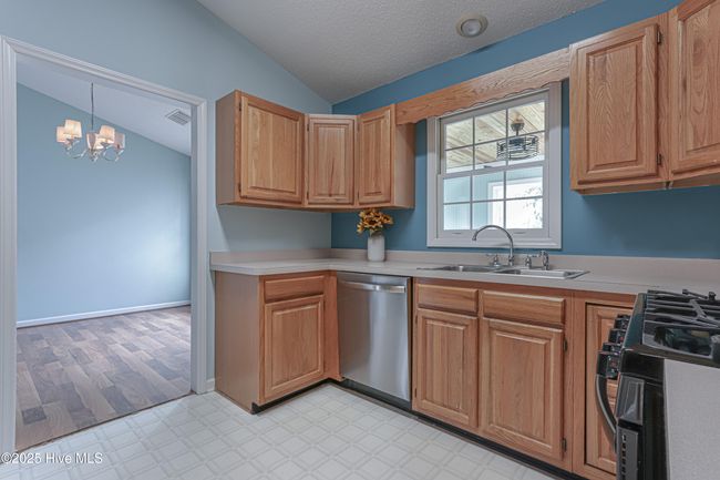105 Birch Pl, House other with 3 bedrooms, 2 bathrooms and 2 parking in West End NC | Image 11