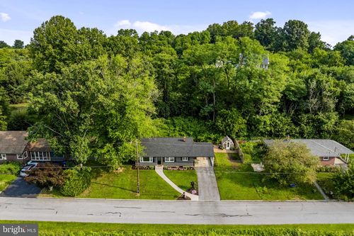 3317 Hillside Dr, LEBANON, PA, 17046-2628 | Card Image
