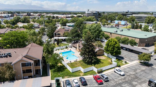 Aerial view of a pool area | Image 32