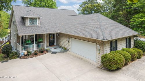 110 Sandspur Ln, West End, NC, 27376 | Card Image