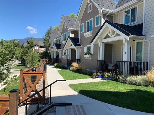 11-7360 Crabapple Crt, Pemberton, BC, V0N2L1 | Card Image