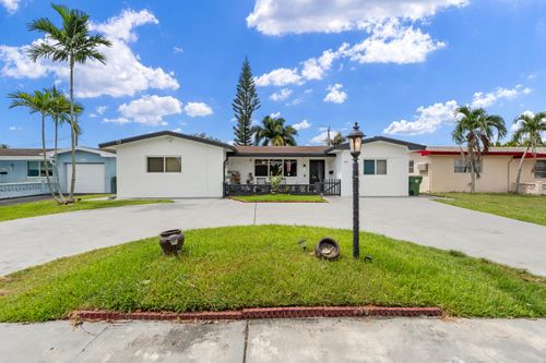 8460 Nw 15th St, Pembroke Pines, FL, 33024-4959 | Card Image