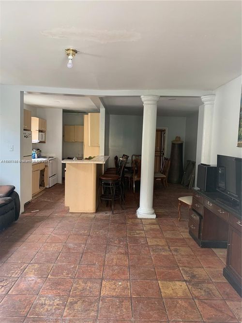 1037 Nw 30th St, Miami, FL, 33127-3615 | Card Image