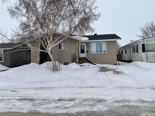 409 Main St, Wakaw, SK, S0K4P0 | Card Image
