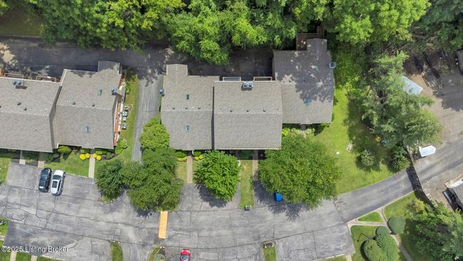 5503 Forest Lake Dr, Condo with 2 bedrooms, 3 bathrooms and null parking in Prospect KY | Image 46