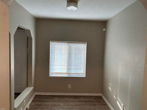 20806 Helle Ave, Warren, MI, 48089-4923 | Card Image